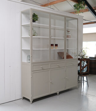 Oldwood Custom made | Steel cabinet Leiden custom made
