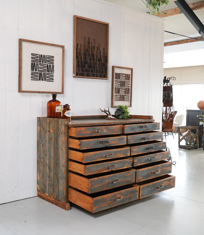 Vintage dressoir met lades