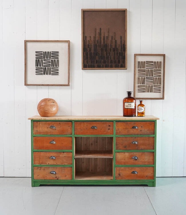 Vintage chest of drawers / dresser   - Copy