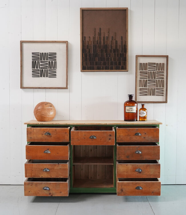 Vintage chest of drawers / dresser   - Copy