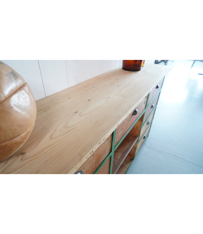 Vintage chest of drawers / dresser   - Copy