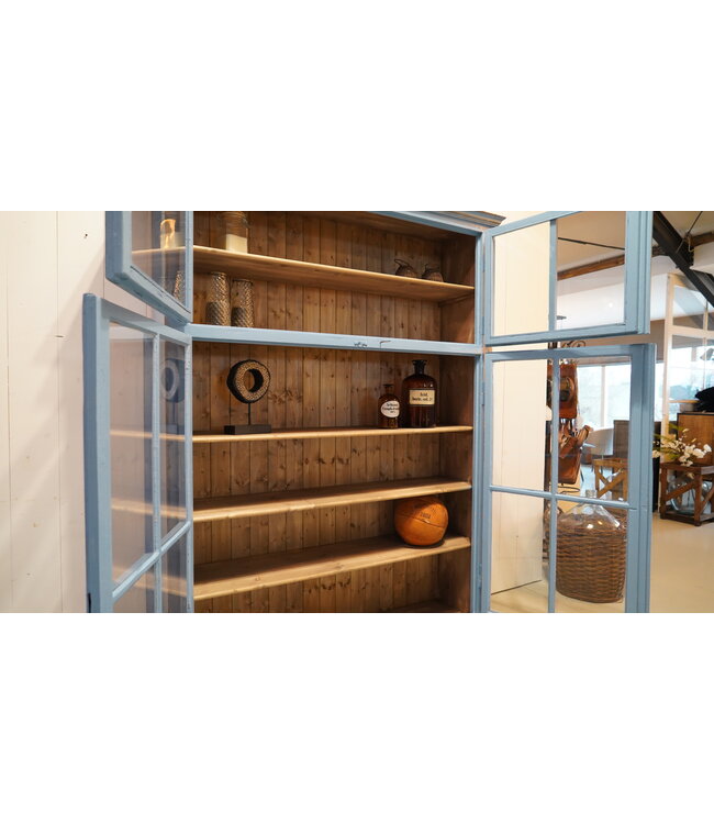 Wooden dresser - blue