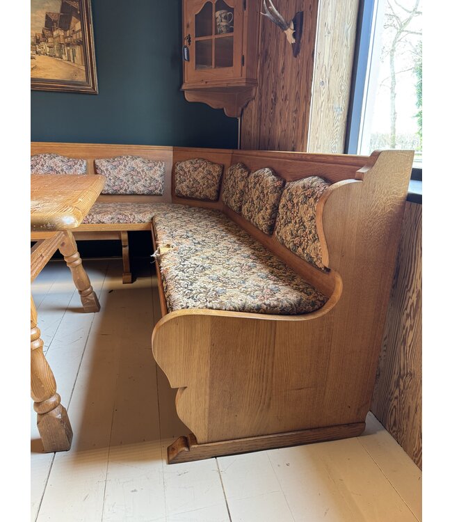 Austrian dining area (Alpen stube)