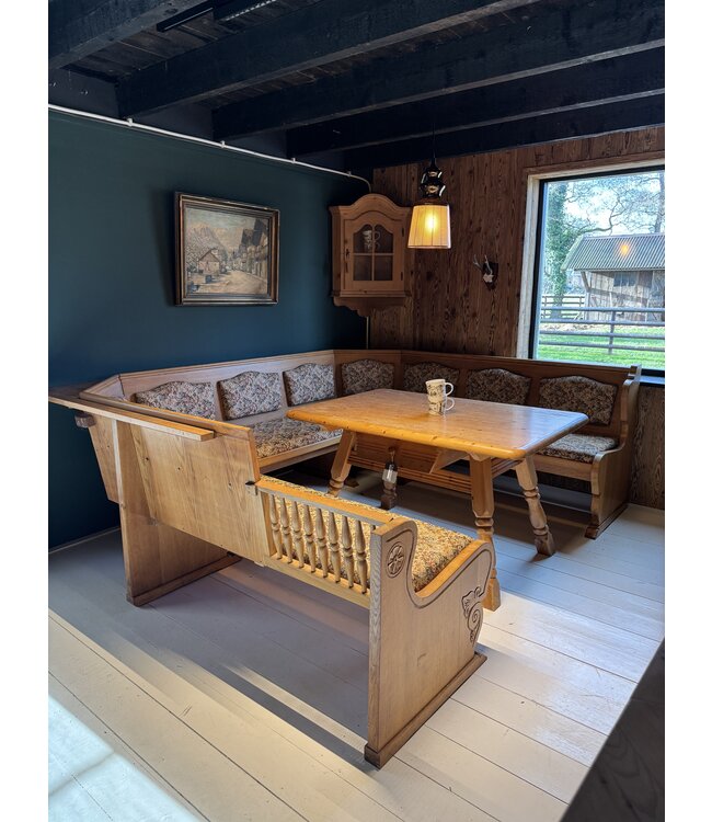 Austrian dining area (Alpen stube)