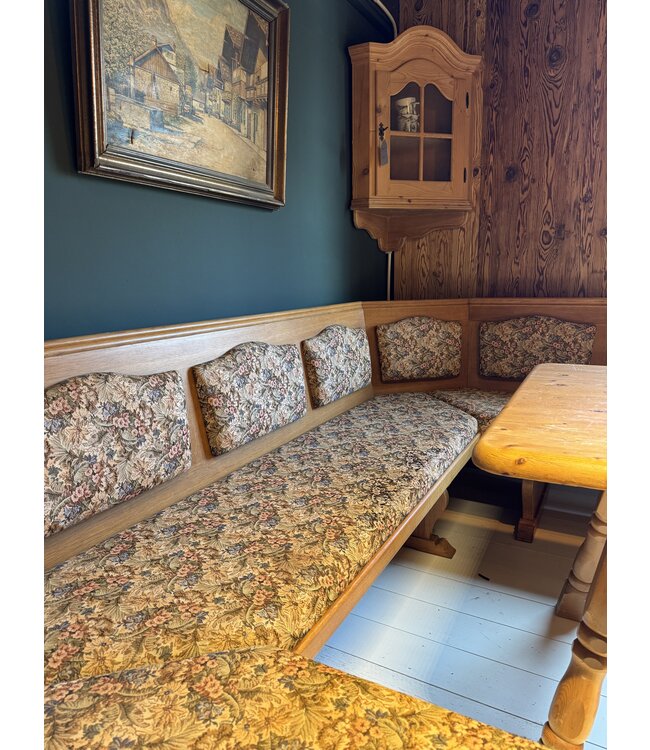 Austrian dining area (Alpen stube)