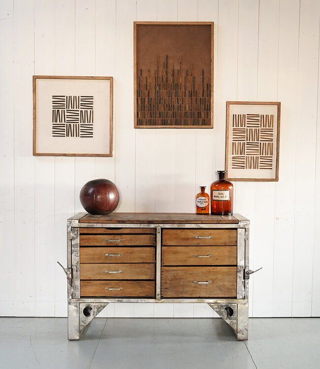 Vintage sideboard / chest of drawers