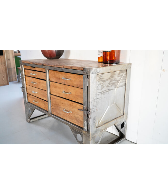 Vintage Sideboard / Kommode