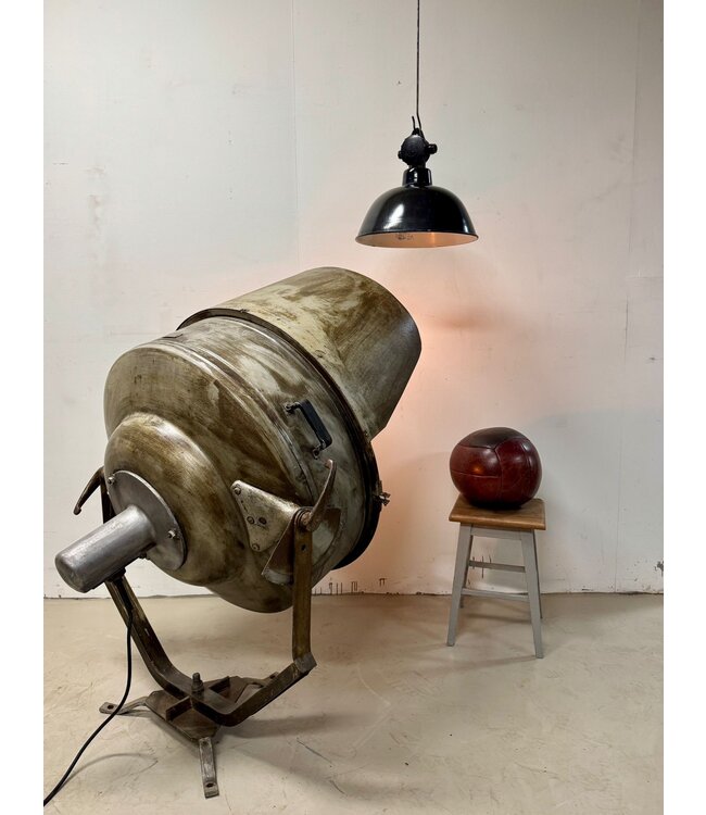 Vintage / industrial spot