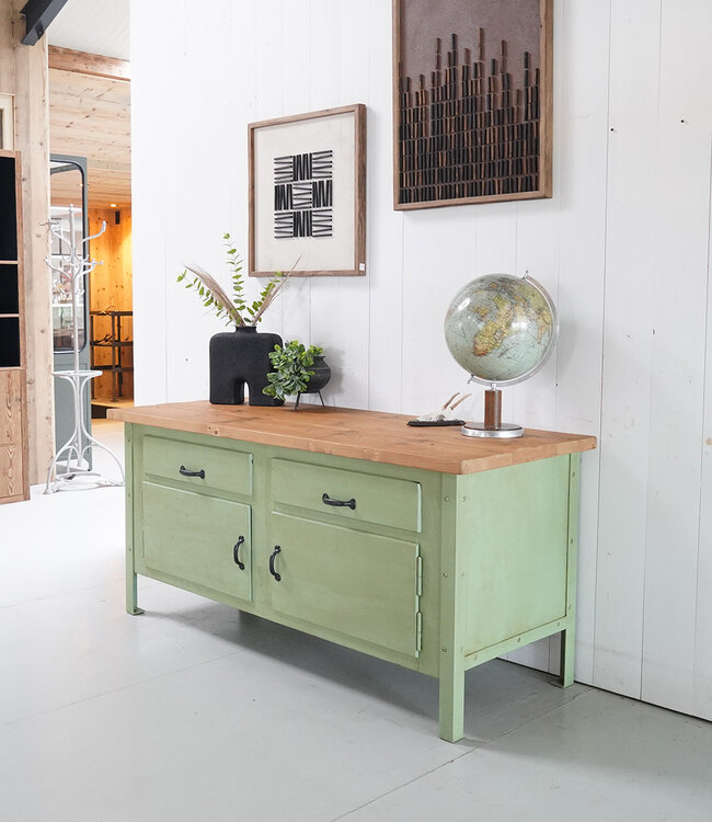 Sideboard aus Holz