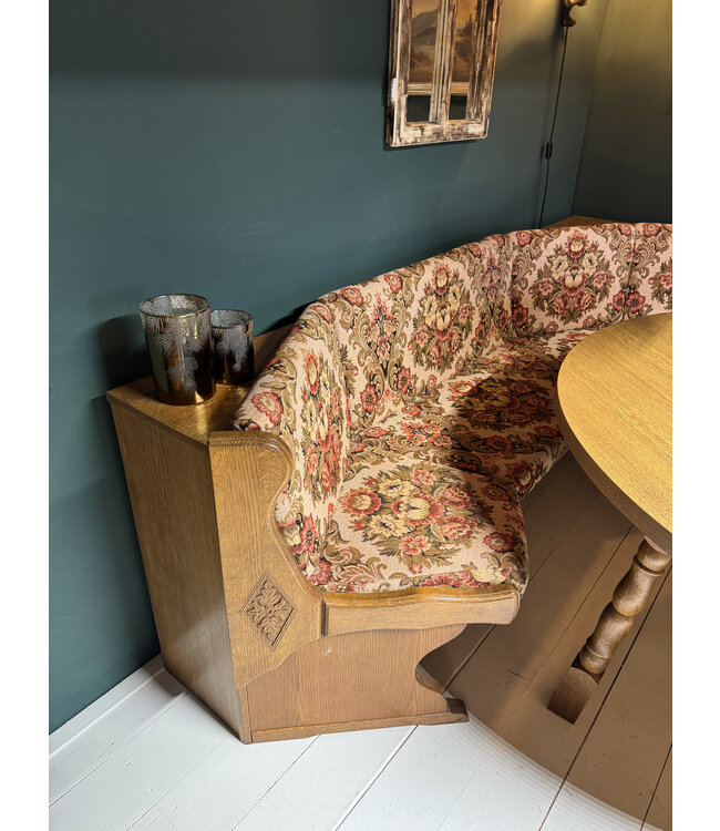 Austrian Stube set / dining area round seating