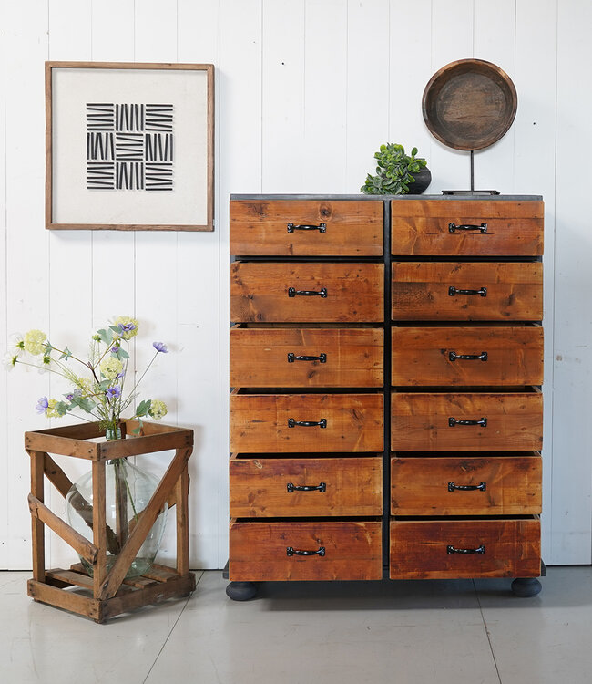 Vintage chest of drawers