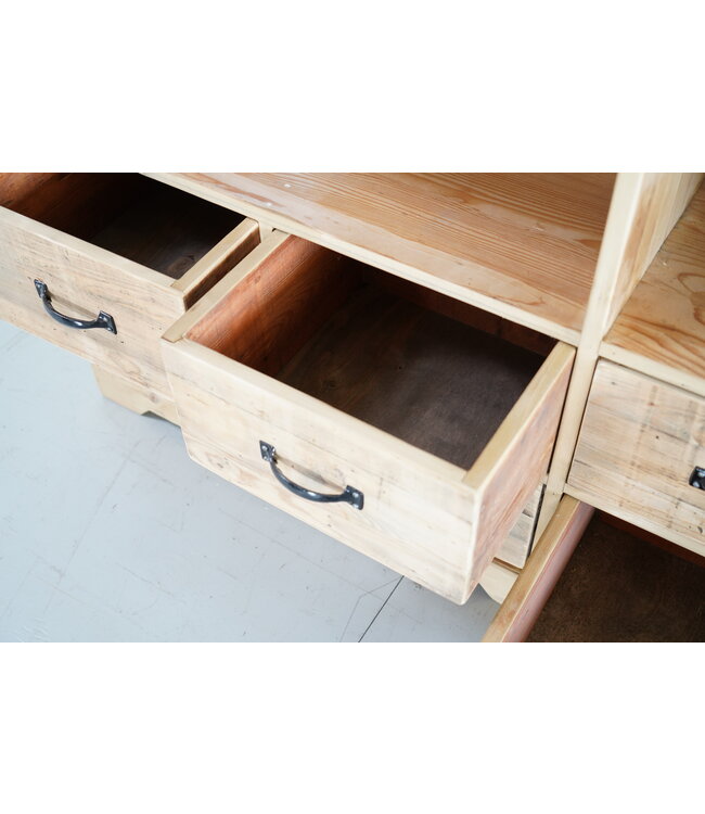 Vintage pine chest of drawers