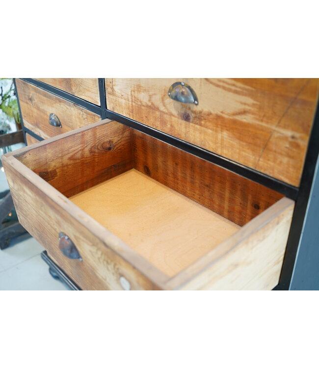 Vintage chest of drawers