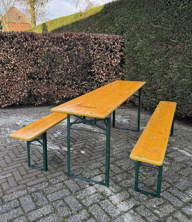 Biertisch mit Bänken / Biergarnitur