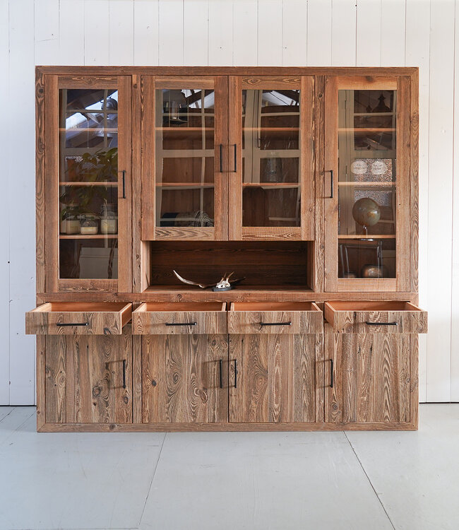 Alpenholz-Wandschrank