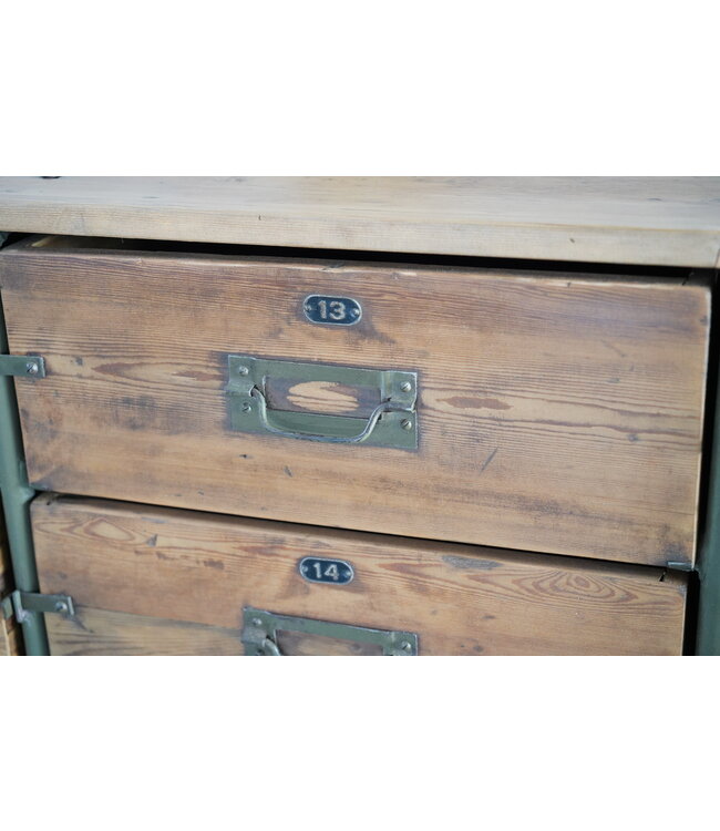 industrieel dressoir met lades
