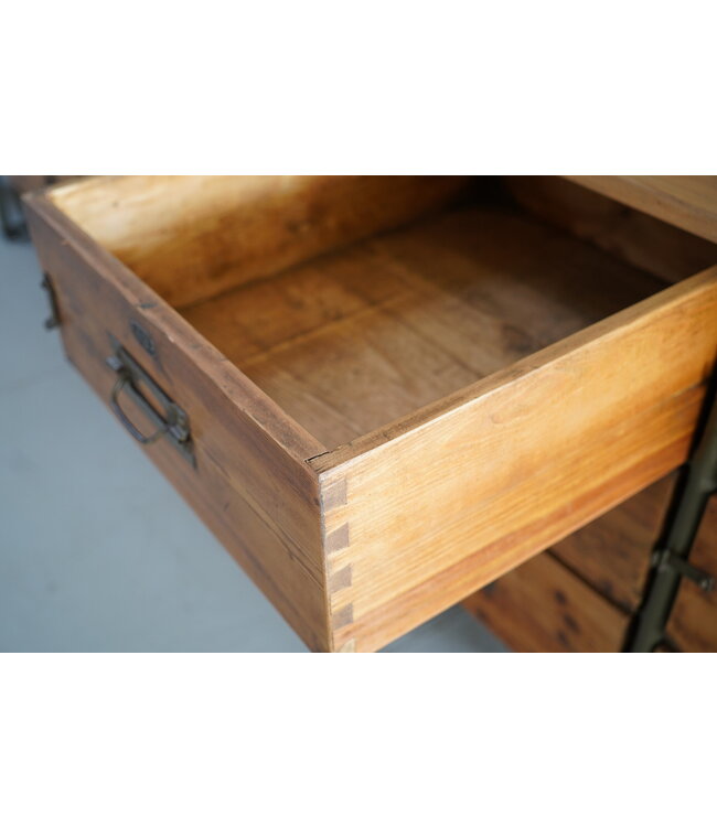 Vintage Sideboard mit Schubladen