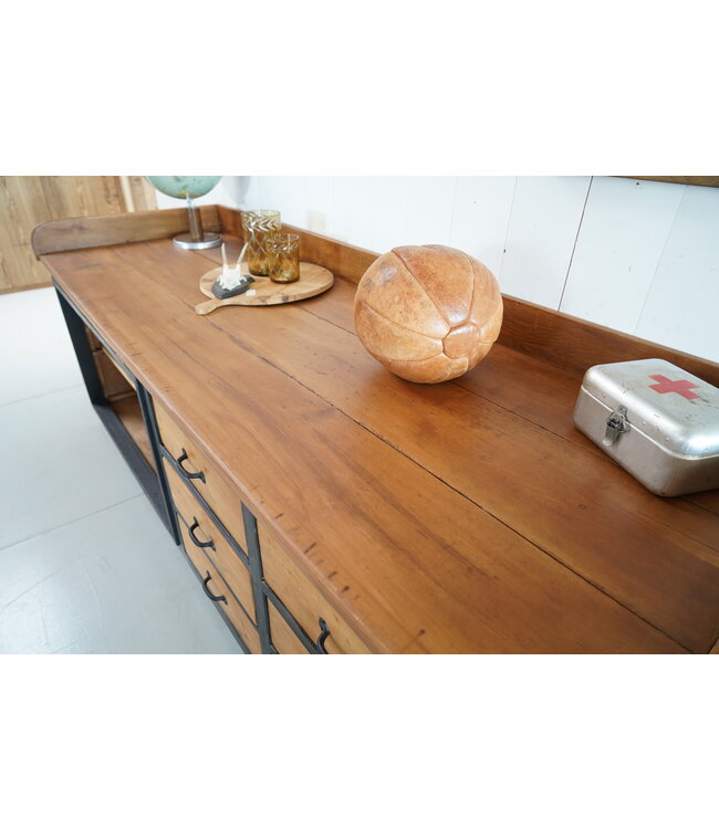 industrielles Sideboard aus Holz