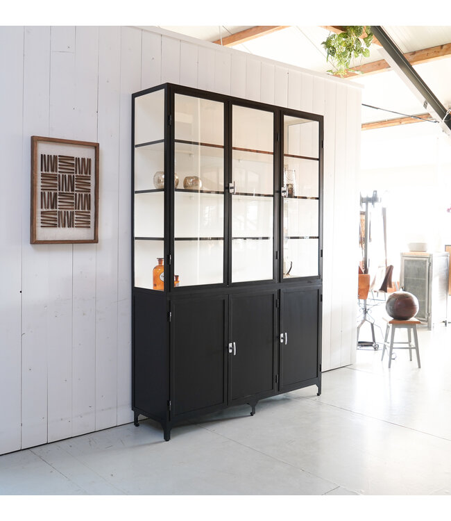 Black display cabinet Utrecht