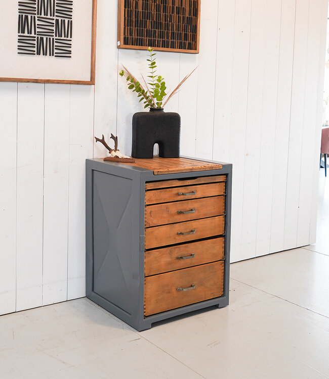 Vintage kast met lades hout en staal