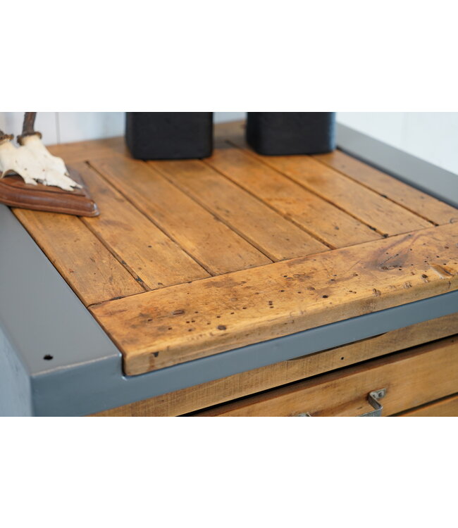 Vintage kast met lades hout en staal