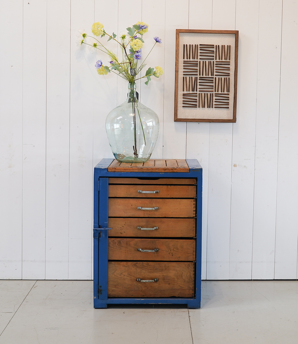 Vintage chest of drawers made of wood and steel - Old workbench ...