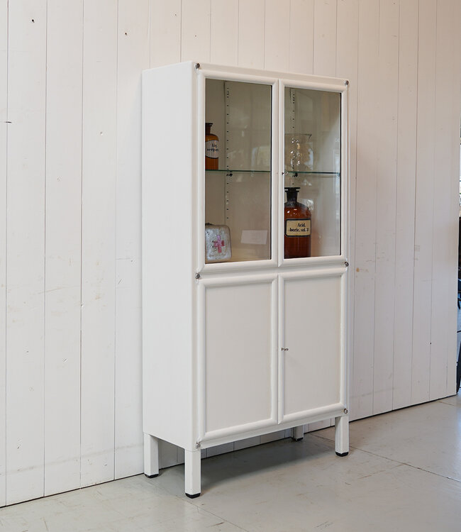 Vintage-Medizinschrank