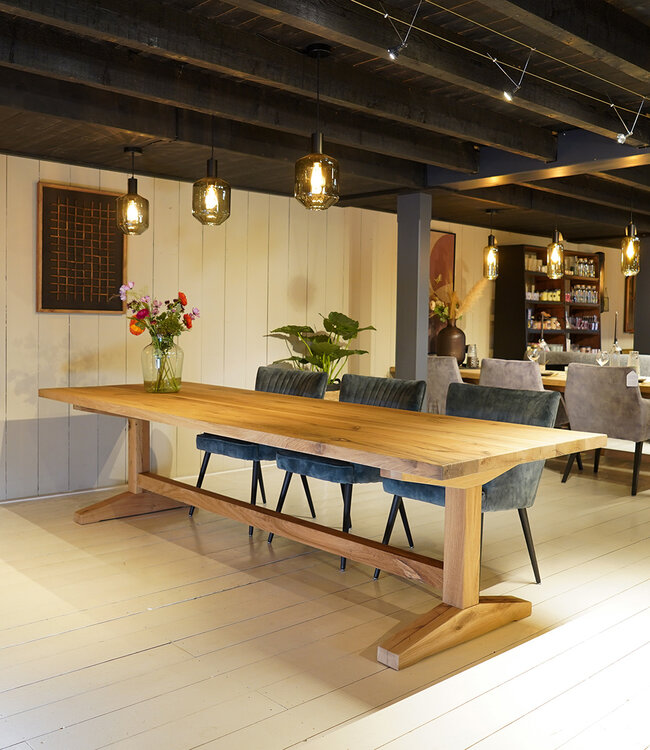 Oak dining table Utrecht