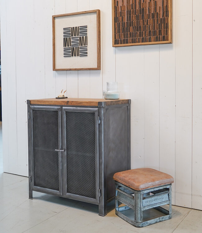 Industrieller Gitterschrank