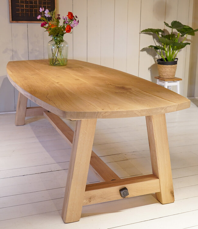 Dining table Eindhoven oak
