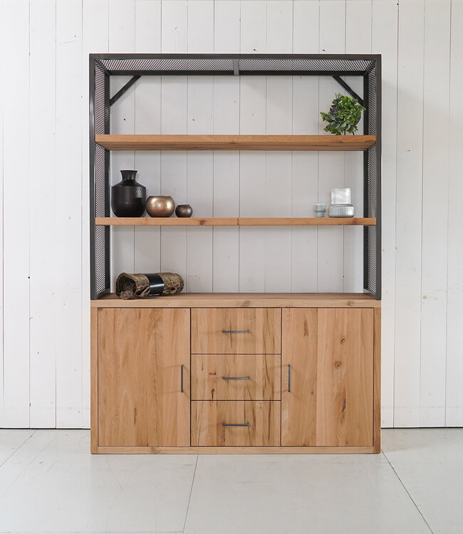 Alter Wandschrank aus Eiche