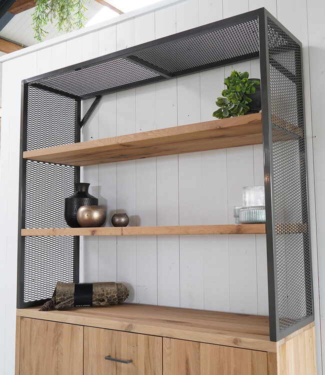 Alter Wandschrank aus Eiche