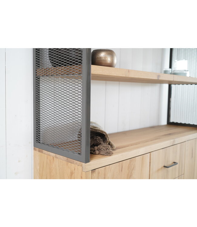 Alter Wandschrank aus Eiche