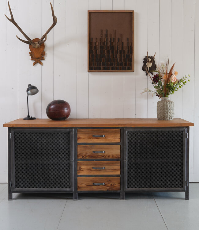 Industrieel dressoir op maat | Staal en hout