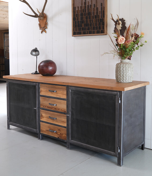 Industrieel dressoir op maat | Staal en hout