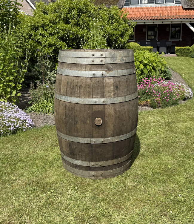 Oak wooden rain barrel wine barrel whisky barrel