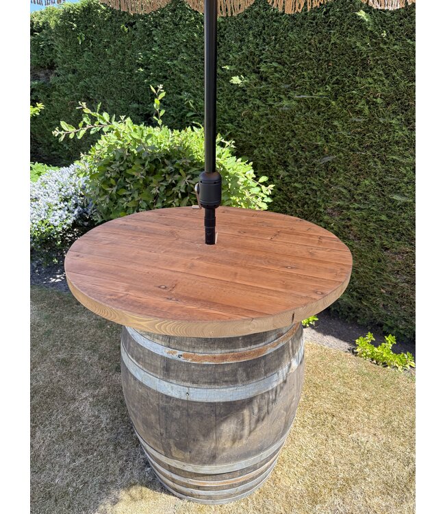 High table Wine barrel / whiskey barrel with top