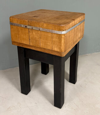 Oldwood Vintage hakblok met zwart onderstel