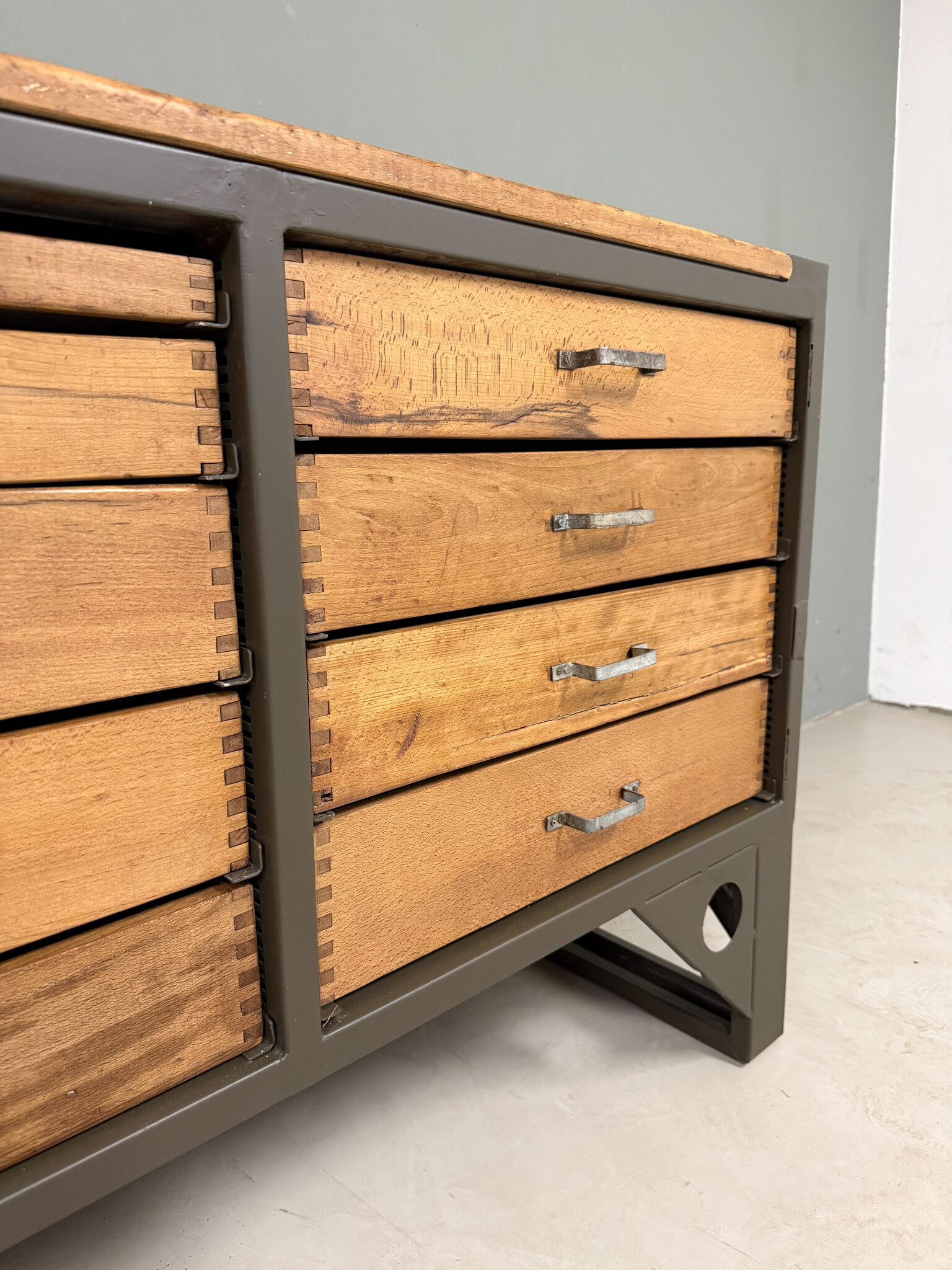 Vintage chest of drawers - Workbench - Kitchen island - Oldwood - the ...
