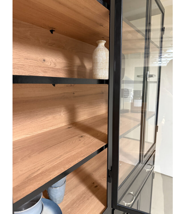 Steel display cabinet Breda - in any RAL color