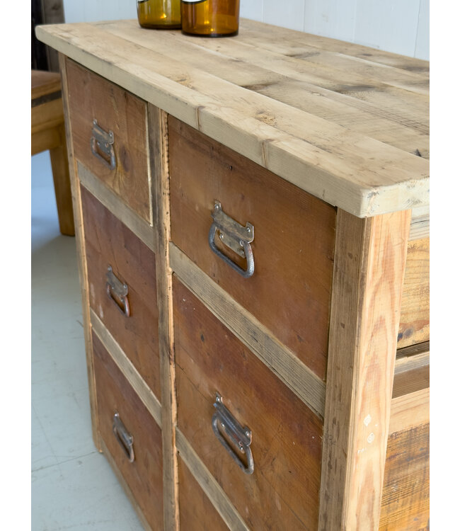 Vintage chest of drawers with 6 drawers