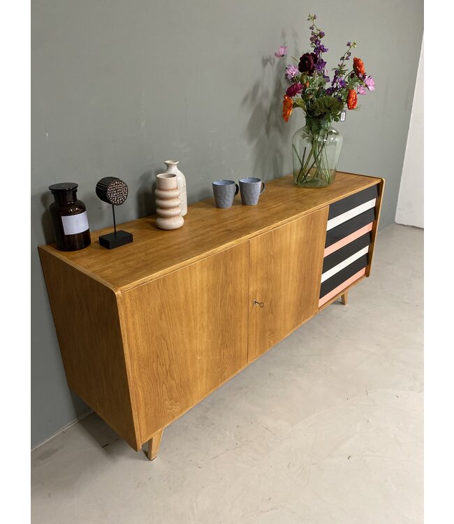Jiri Jiroutek U-469 – Interier Praha Sideboard