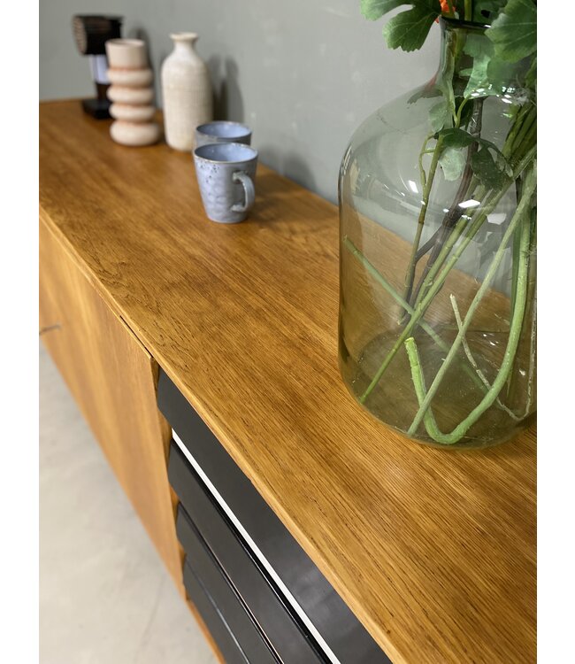 Jiri Jiroutek U-469 - Interier Praha sideboard