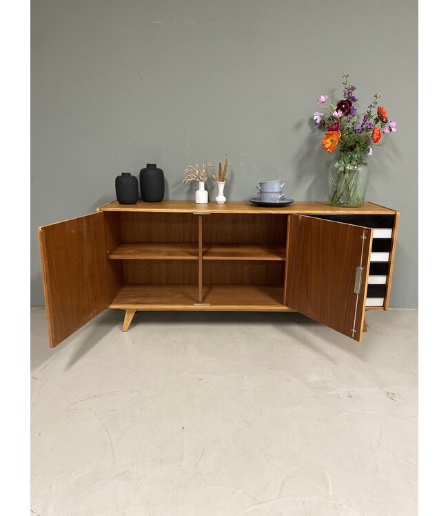 Jiri Jiroutek U-468 - Interier Praha dressoir