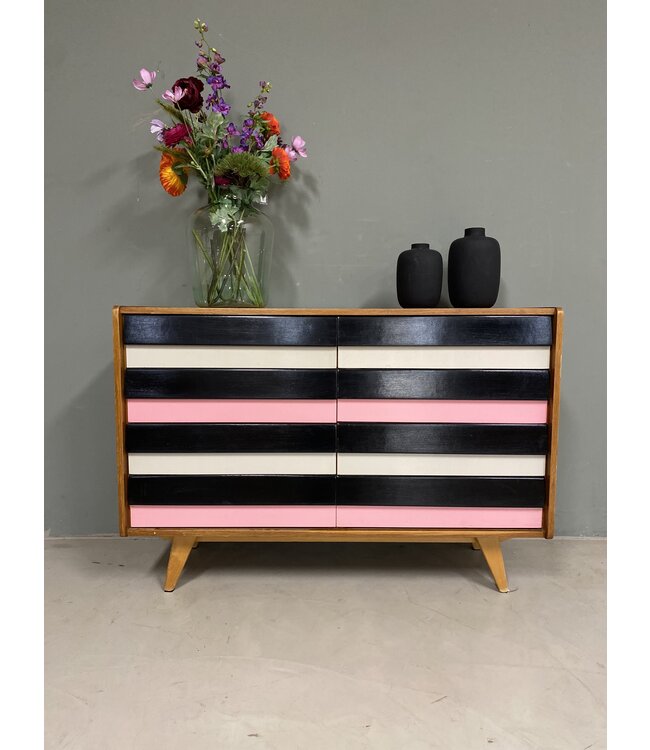 Jiri Jiroutek U-450 cabinet