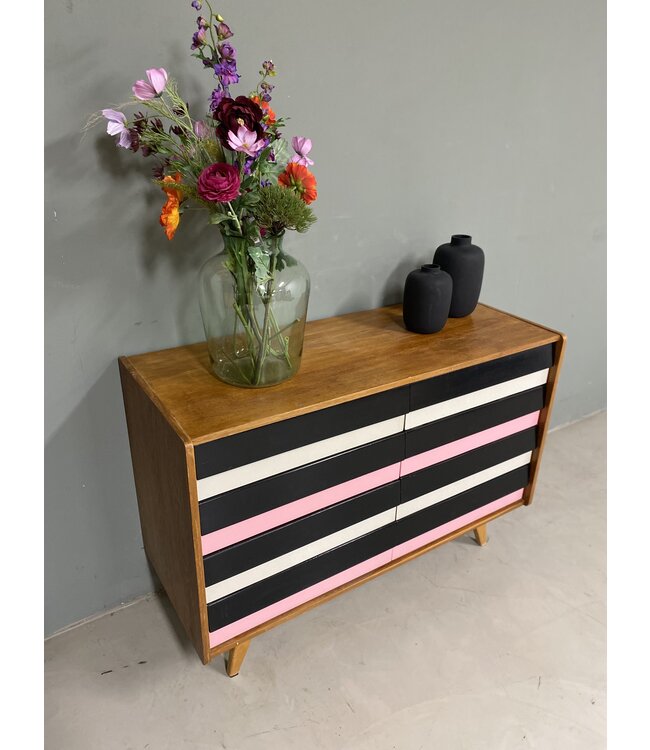 Jiri Jiroutek U-450 Schrank