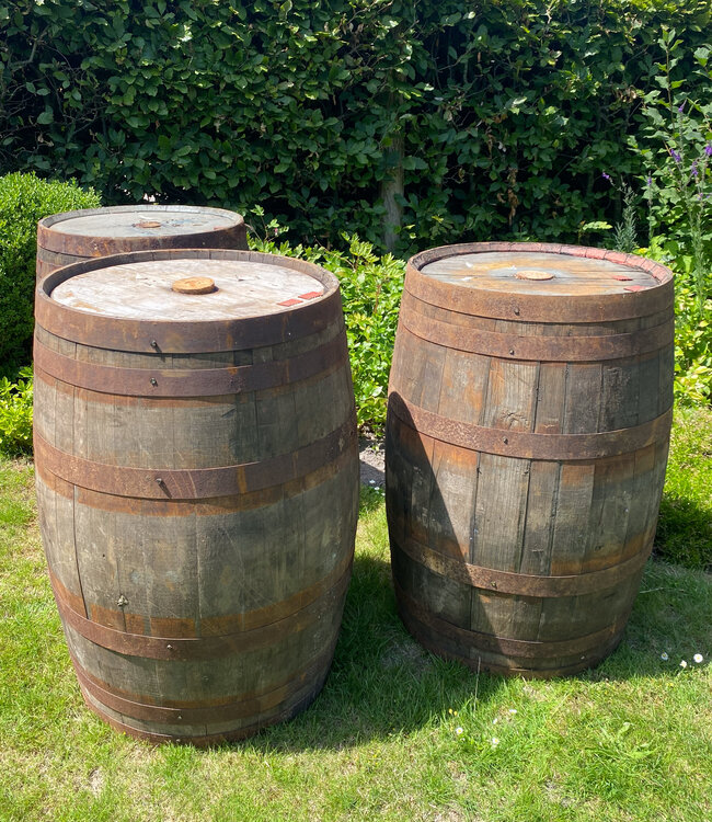 Oak whisky barrel rain barrel wine barrel