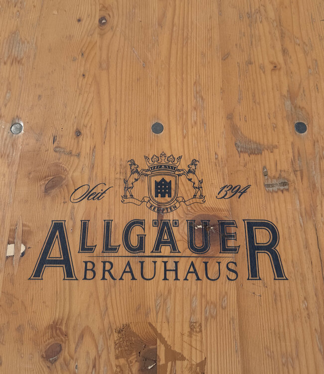 Originales Bier-Set – klappbarer Biertisch mit Bänken