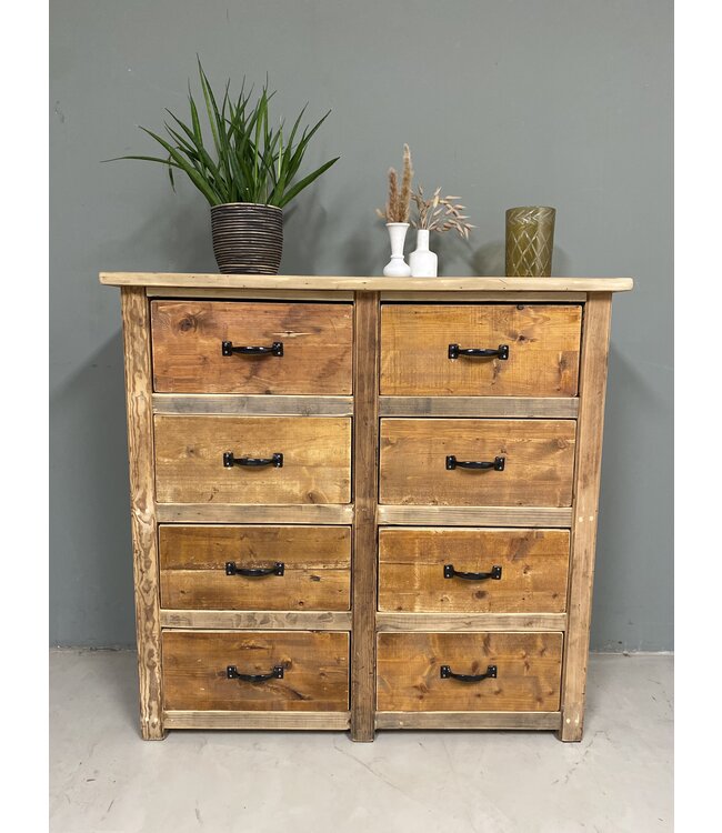 Vintage chest of drawers
