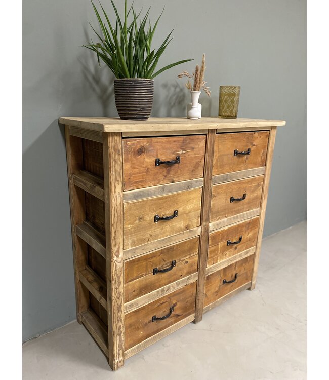 Vintage chest of drawers